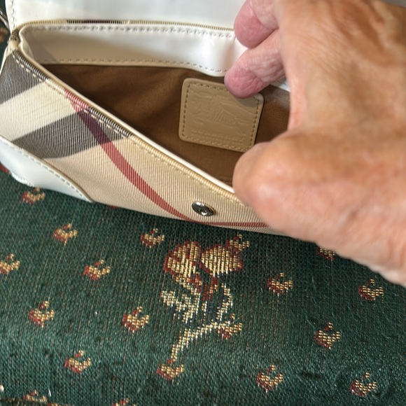 Burberry nova checked patencalfskin flap small bag 9 x 4” - Picture 7 of 8